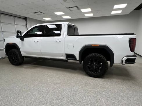 Used 2024 GMC Sierra 3500 AT4 w/ AT4 Premium Plus Package AWD/4WD image 7