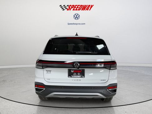 New 2025 Volkswagen Taos SE image 6