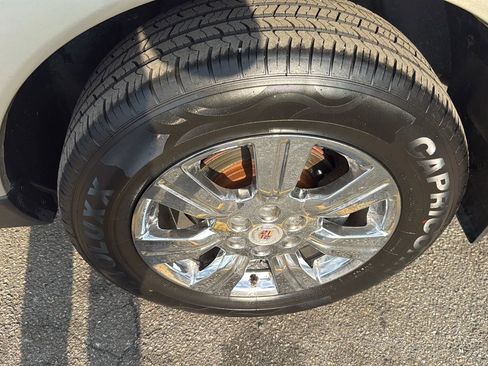 Used 2015 Cadillac SRX Luxury w/ Driver Awareness Package image 9