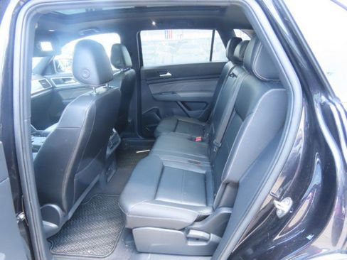 Used 2021 Volkswagen Atlas Cross Sport SEL R-Line FWD image 19