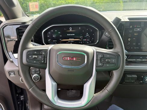 Used 2026 GMC Sierra 1500 SLT AWD/4WD image 10