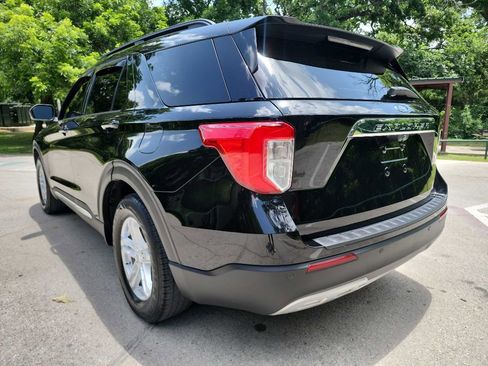 Used 2020 Ford Explorer XLT w/ Equipment Group 202A image 6