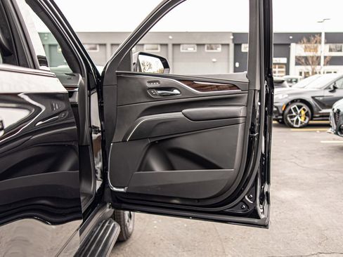 Used 2023 Cadillac Escalade Sport Platinum w/ LPO, ONYX Package image 47