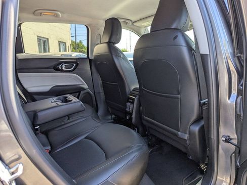 Used 2022 Jeep Compass Limited AWD/4WD image 19