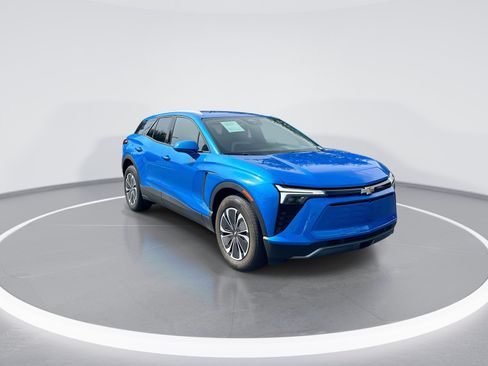 Used 2024 Chevrolet Blazer EV LT AWD/4WD image 2