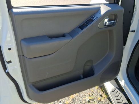 Used 2019 Nissan Frontier SV w/ Value Truck Package AWD/4WD image 12