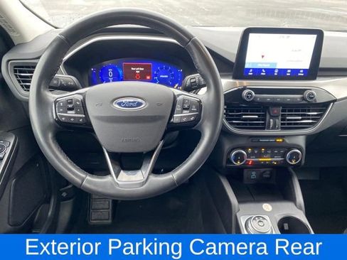 Used 2022 Ford Escape Titanium image 7