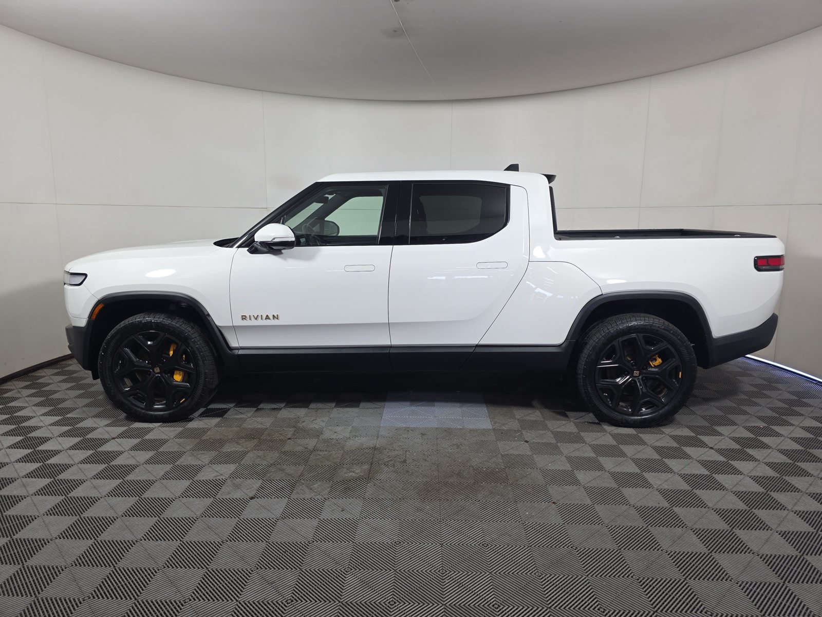 Used 2023 Rivian R1T Adventure Quad AWD/4WD image 2