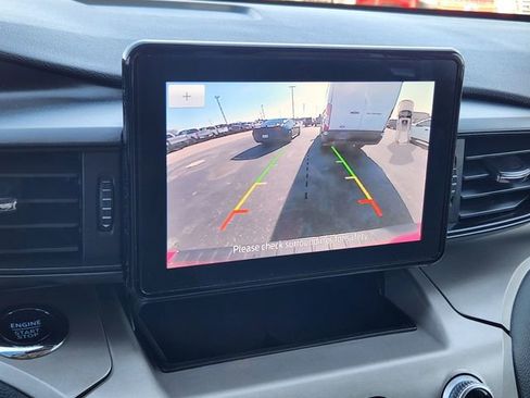 Used 2023 Ford Explorer XLT image 18