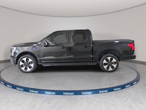 Used 2025 Ford F150 Lightning Platinum AWD/4WD image 9