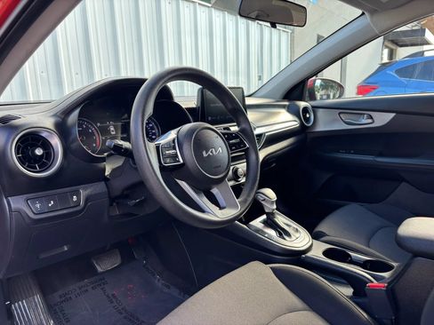 Used 2022 Kia Forte LXS w/ LXS Technology Package FWD image 15