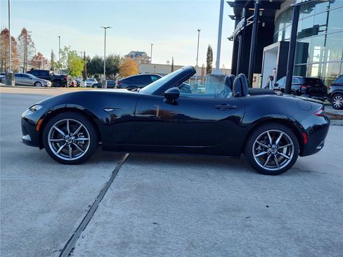 Used 2022 MAZDA MX-5 Miata Grand Touring image 4