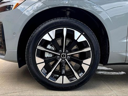 New 2026 Volvo XC60 B5 Plus w/ Protection Package Premier image 30