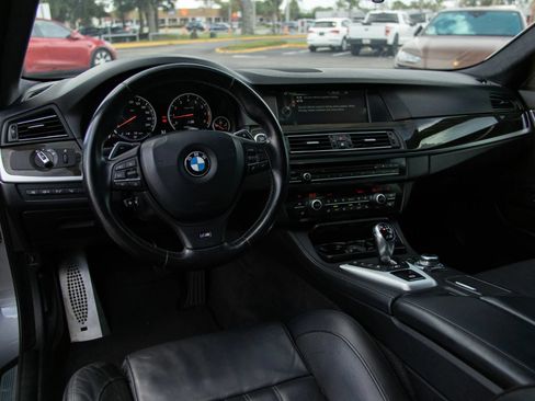 Used 2013 BMW M5 RWD image 18