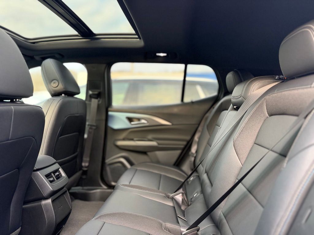 New 2026 Chevrolet Equinox EV LT AWD/4WD image 20