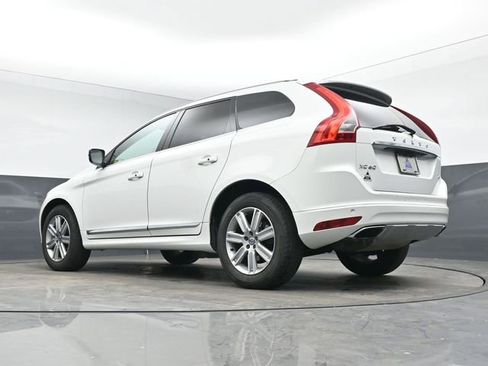 Used 2016 Volvo XC60 T6 w/ Proximity Package image 14
