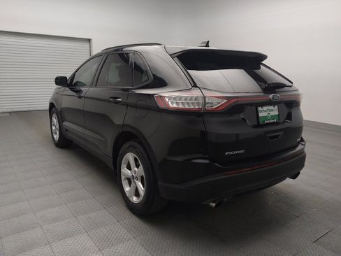 Used 2017 Ford Edge SE image 5