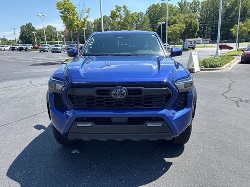 Used 2025 Toyota Tacoma TRD Off-Road w/ TRD Off Road Upgrade Package AWD/4WD image 4