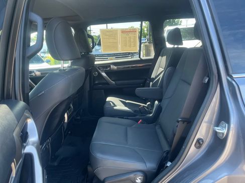 Used 2021 Lexus GX 460 Premium w/ Accessory Package AWD/4WD image 26