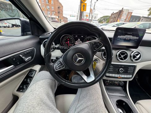 Used 2018 Mercedes-Benz GLA 250 4MATIC image 27