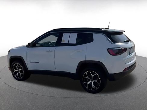 Used 2025 Jeep Compass Limited image 16