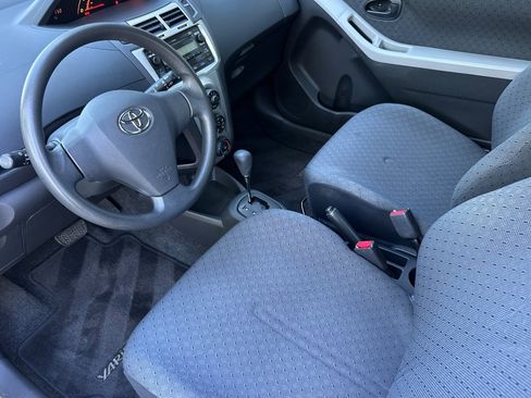 Used 2009 Toyota Yaris 2-Door Hatchback image 11