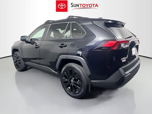 Used 2022 Toyota RAV4 XLE Premium AWD/4WD image 6