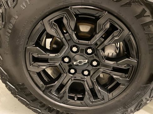 Used 2023 Chevrolet Silverado 1500 ZR2 w/ Technology Package image 27