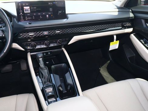 Used 2025 Honda Accord Touring image 10