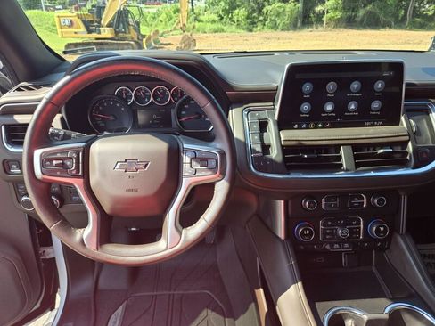 Used 2021 Chevrolet Tahoe Z71 w/ Z71 Signature Package AWD/4WD image 11