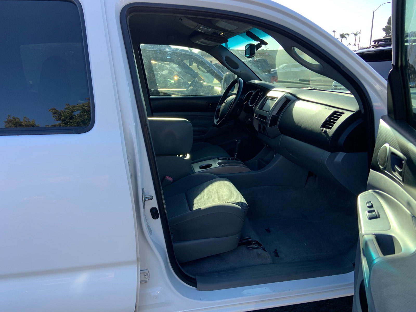 Used 2010 Toyota Tacoma PreRunner RWD image 4