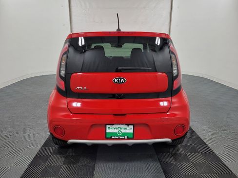 Used 2019 Kia Soul + image 6