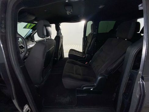 Used 2017 Dodge Grand Caravan SE FWD image 28