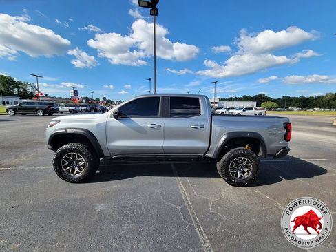 Used 2024 Chevrolet Colorado ZR2 w/ Technology Package AWD/4WD image 3