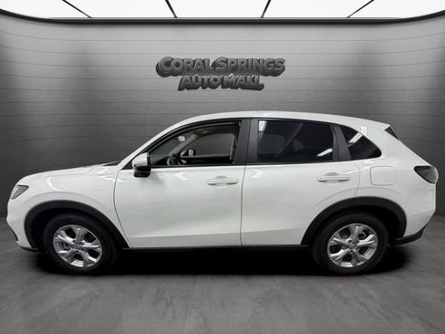 Certified 2025 Honda HR-V LX image 2