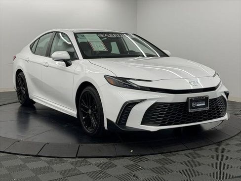 Certified 2026 Toyota Camry SE FWD image 8