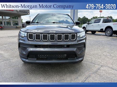 Used 2024 Jeep Compass Sport AWD/4WD image 2