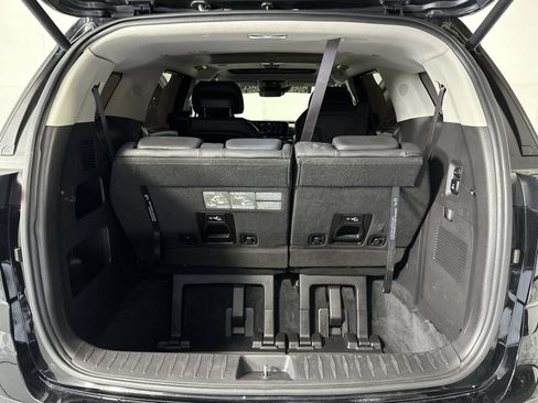 Used 2022 Kia Carnival SX Prestige FWD image 25