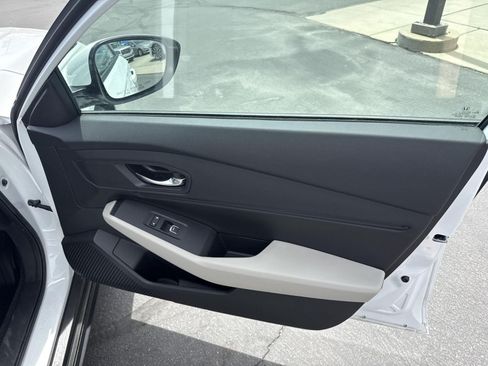Certified 2023 Honda Accord EX image 25
