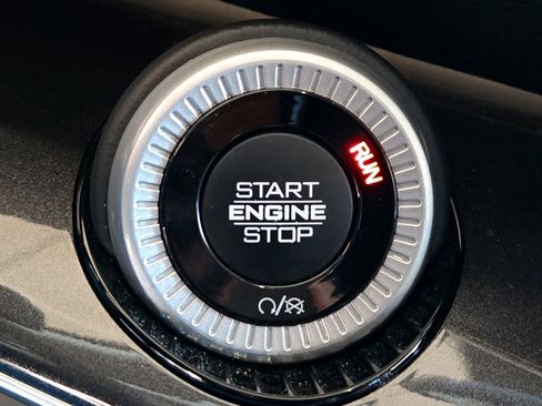 Used 2023 Jeep Wagoneer 2WD w/ Premium Group I image 20