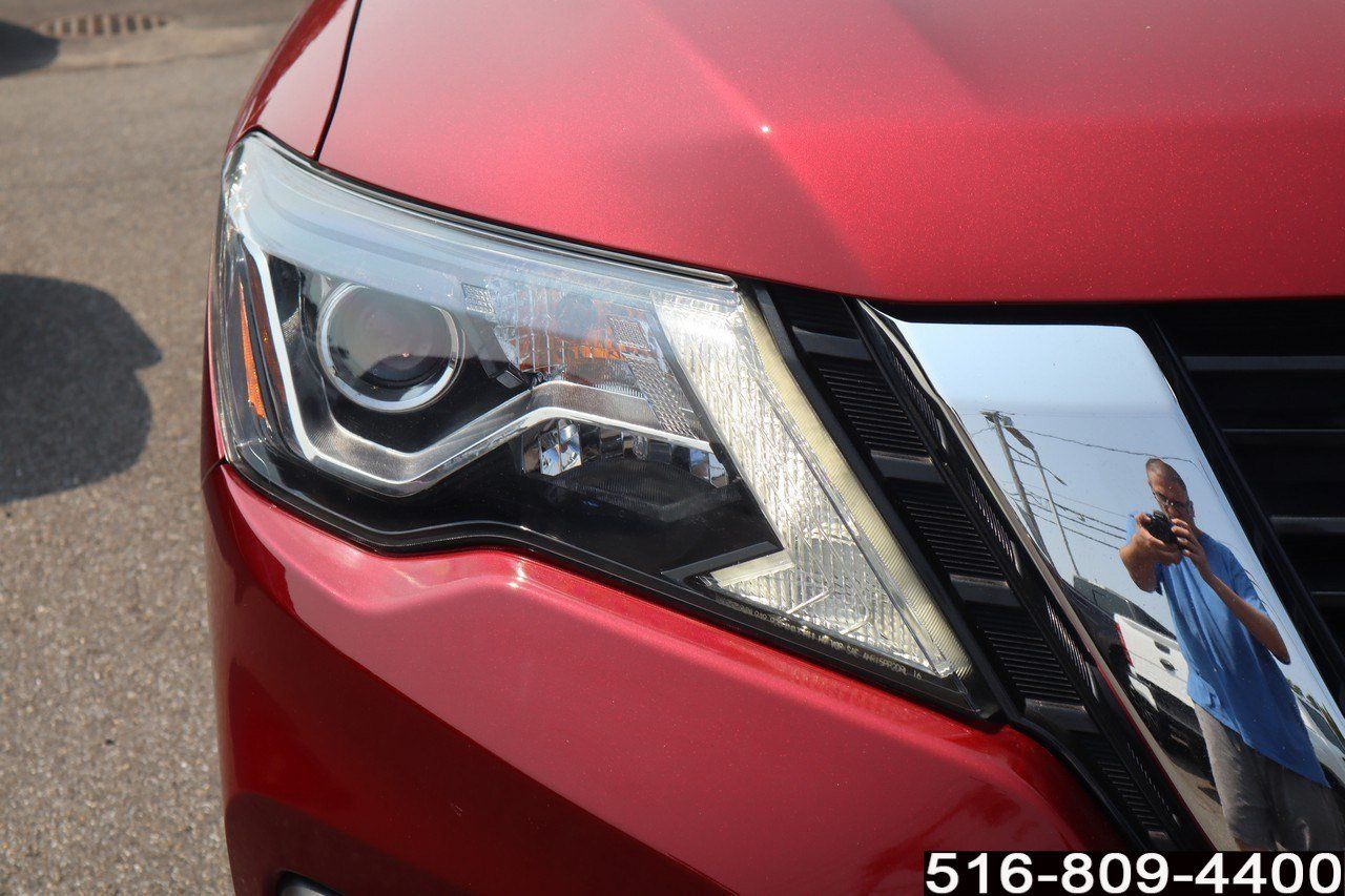 Used 2018 Nissan Pathfinder SV w/ SV Tech Package AWD/4WD image 12
