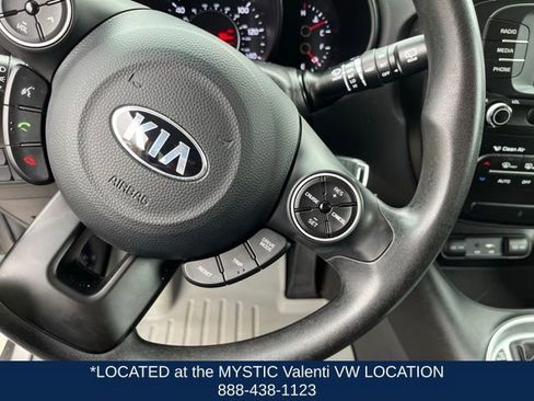 Used 2017 Kia Soul + FWD image 37