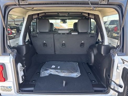 New 2025 Jeep Wrangler Unlimited Rubicon 4xe w/ Technology Group image 7