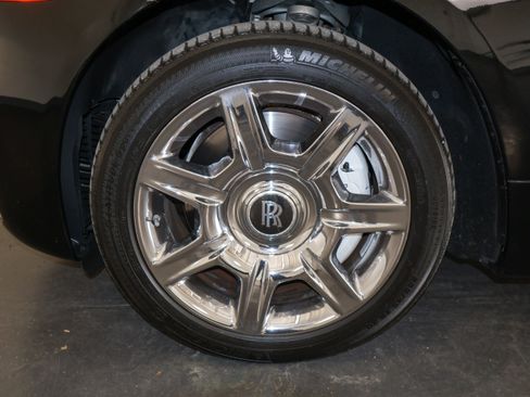 Used 2015 Rolls-Royce Wraith RWD image 43