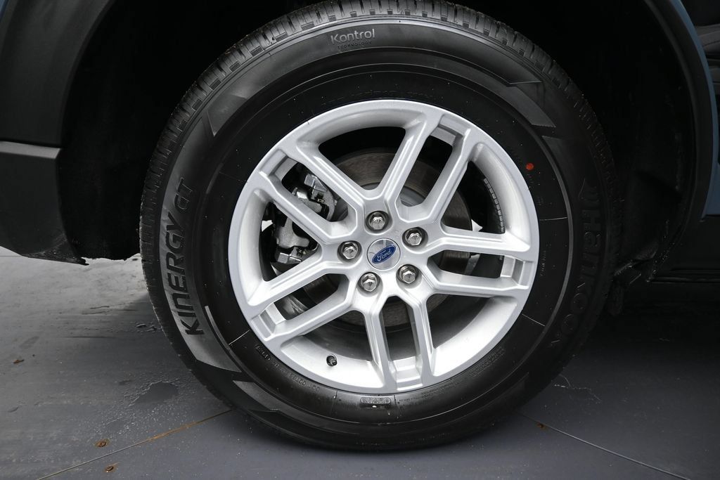 Used 2026 Ford Explorer Active AWD/4WD image 35