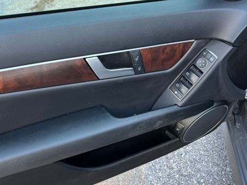 Used 2014 Mercedes-Benz C 250 Sport image 17