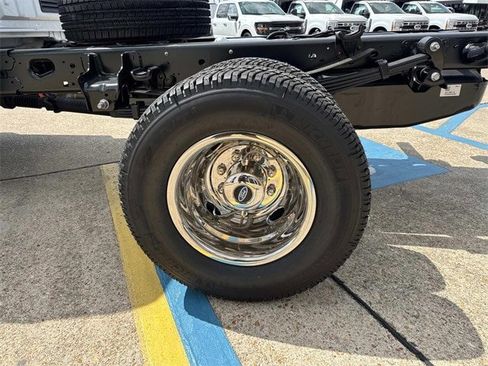 New 2025 Ford F350 XL w/ XL Chrome Package image 4