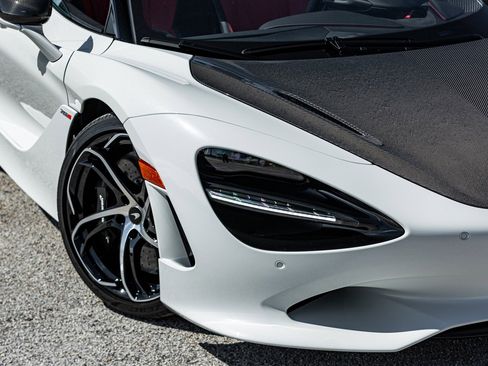Used 2024 McLaren 750S Spider image 23