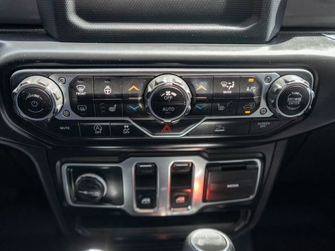 Used 2021 Jeep Wrangler Sport AWD/4WD image 22