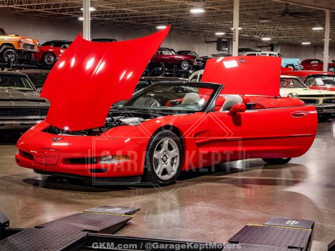 Used 1999 Chevrolet Corvette Convertible w/ Memory Pkg RWD image 67